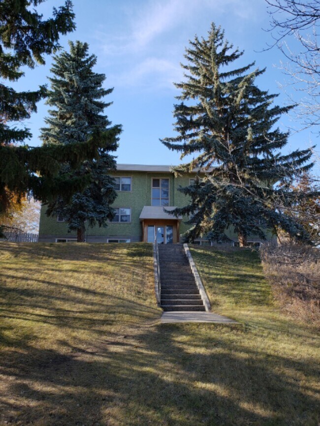 Photo du bâtiment - 0 Bed 0 Bath Unit in Red Deer, AB
