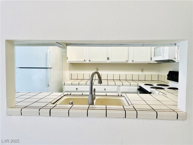 Foto del edificio - 5086 Jeffreys St