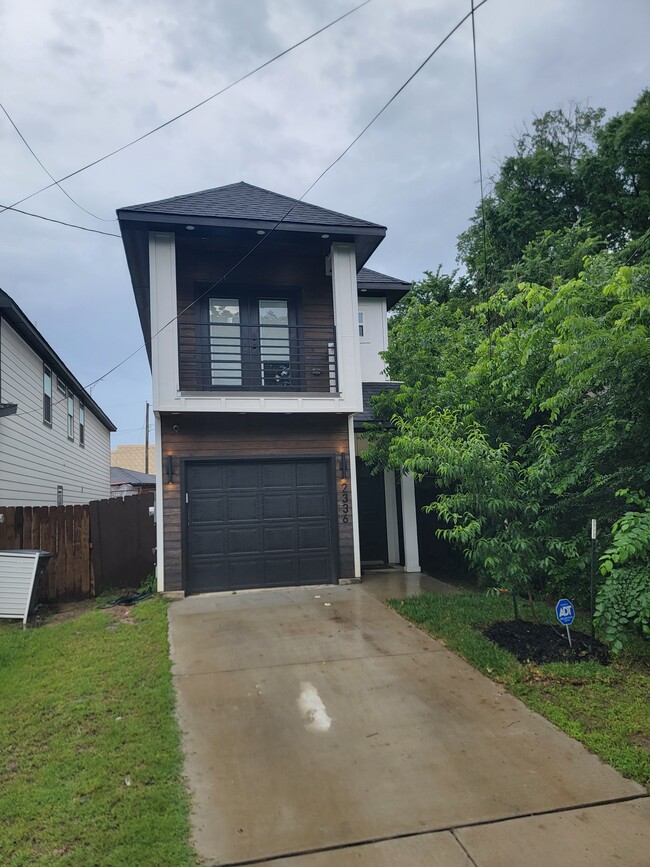 Building Photo - 2336 Starks Ave