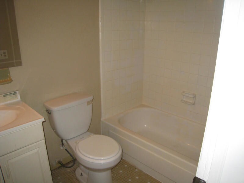 Primary Photo - 1/1 Apartment in Julied