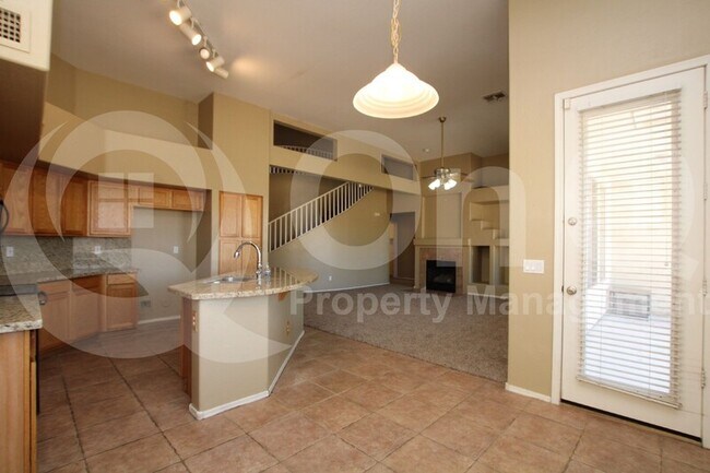 Building Photo - 1420 E Folley Pl