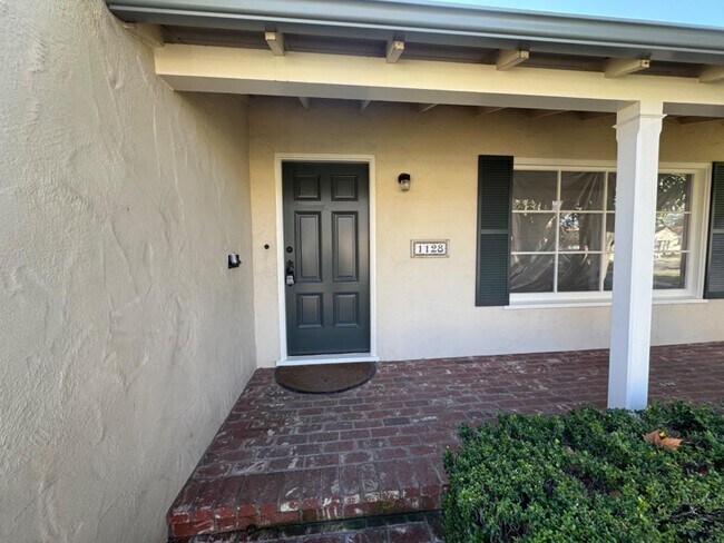 Foto del edificio - 1128 Clark Way