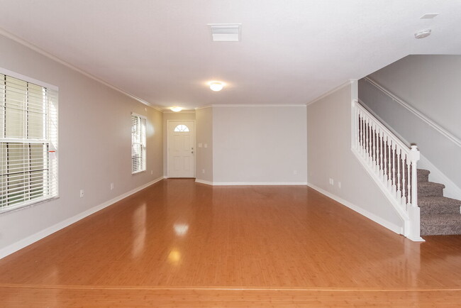 Foto del edificio - 6323 Magnolia Trails Ln