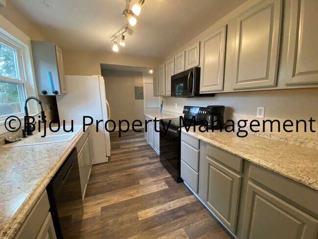 Foto del edificio - 3 Bed, 1 Bath
