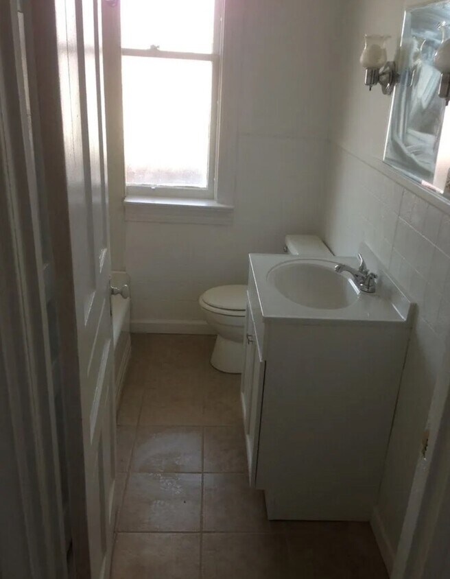 Foto principal - 588 W Market St