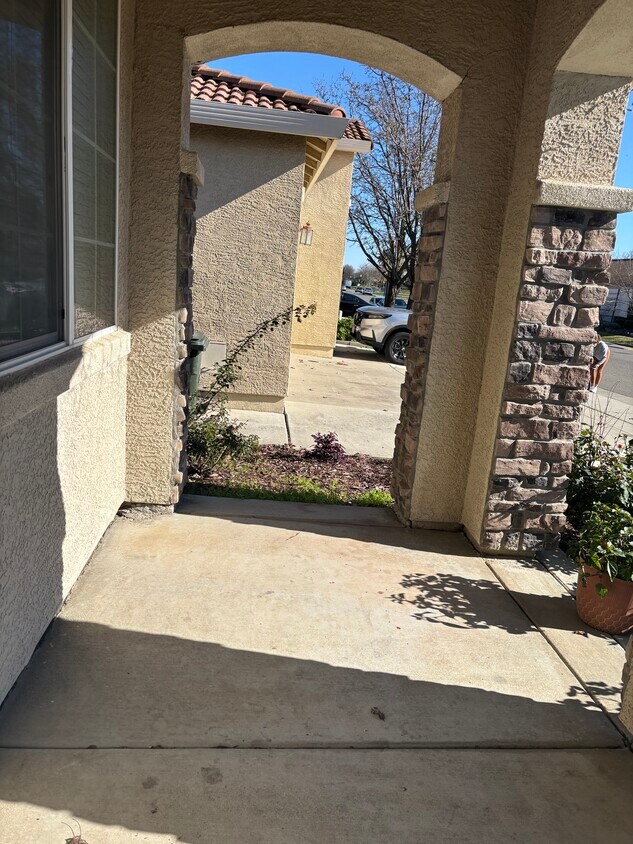 Foto del edificio - 390 Greg Thatch Cir