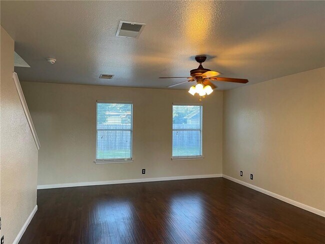 Foto del edificio - 102 Brentwood Dr