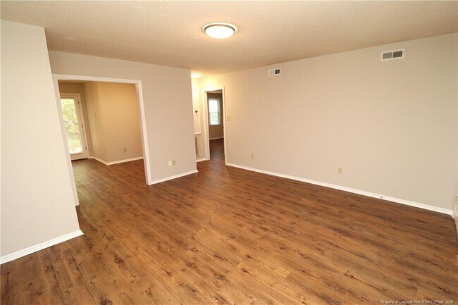 Foto del edificio - 3905 Lexington Dr