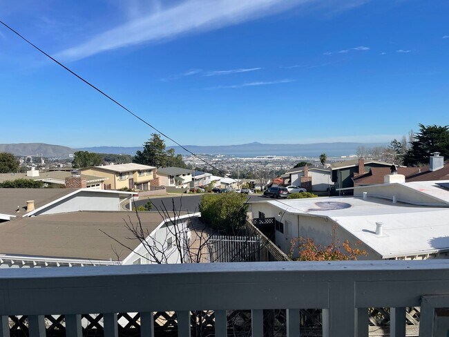 Building Photo - Adorable 1 bedroom 1 bath Apt/In Law Unit ...