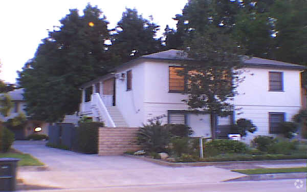 Foto principal - 242 E California Blvd