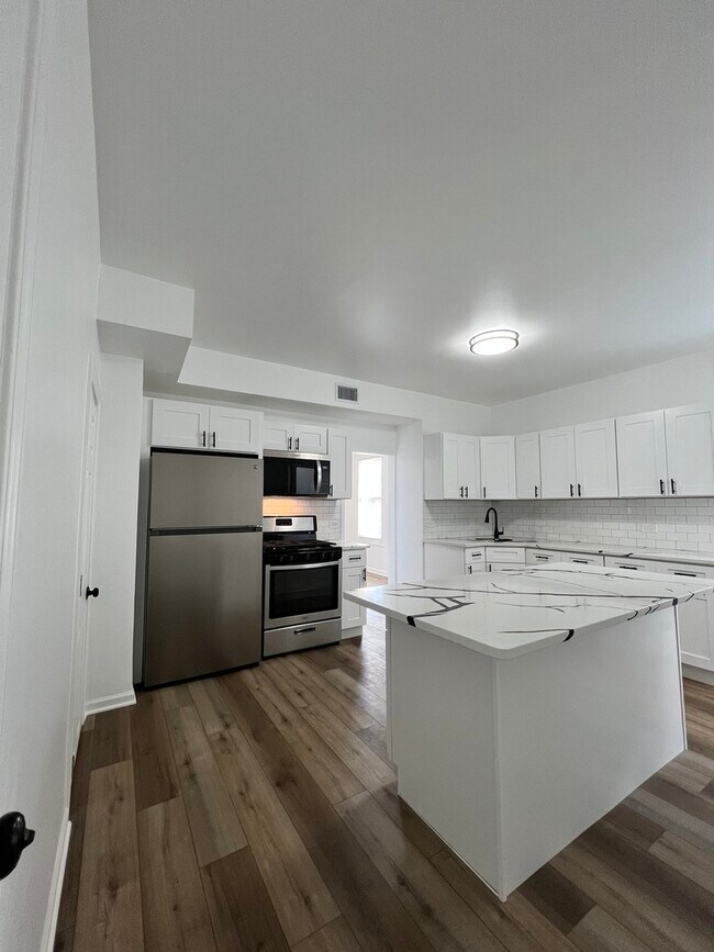 Foto del edificio - 5714 W Grand Ave