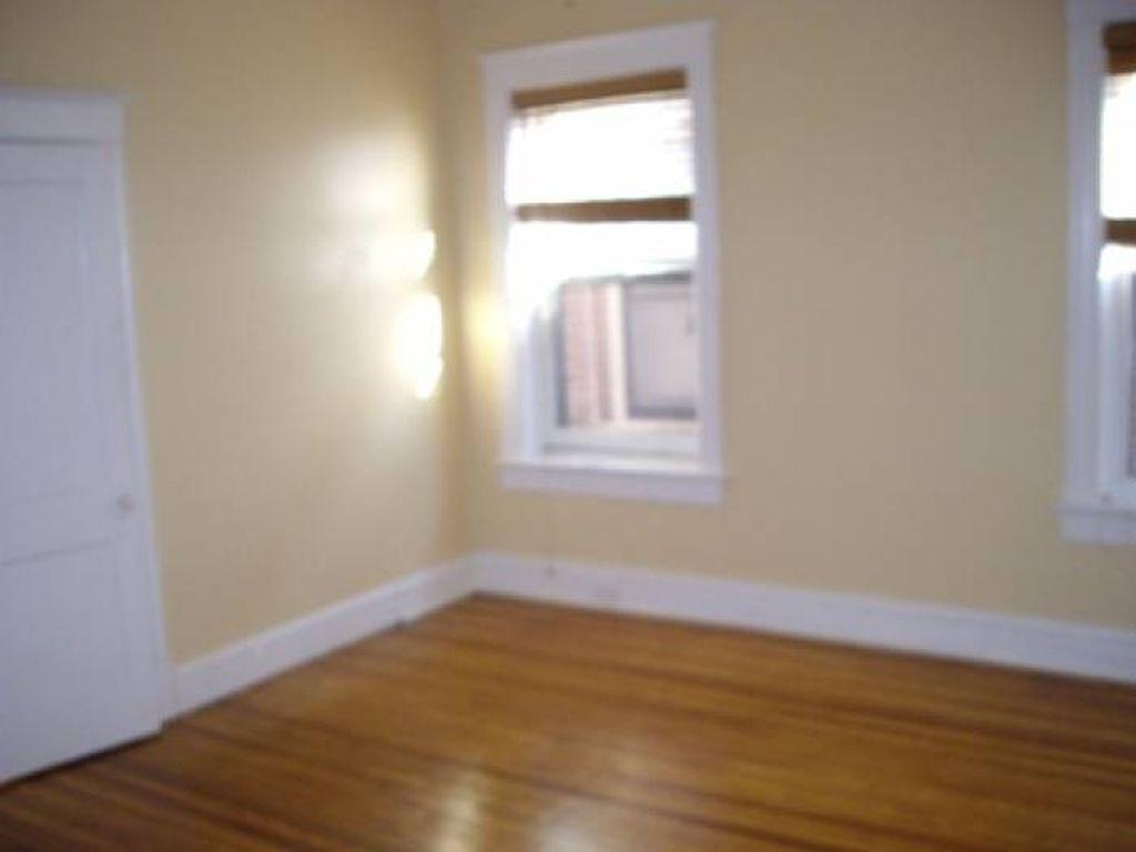 Building Photo - 6009 Kingsbury Ave