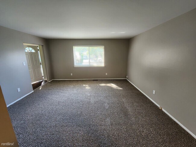 Foto del edificio - 3 br, 1.5 bath House - 17106 Robert St