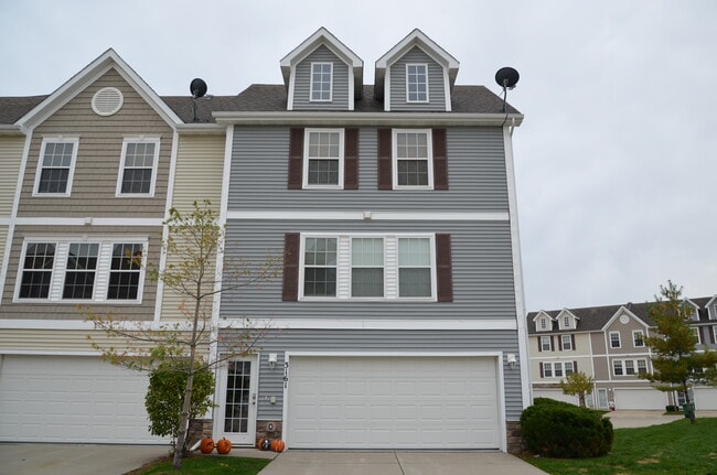 Building Photo - 3161 SW Sharmin Ln