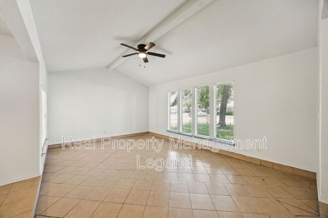 Foto del edificio - 2024 Robinson St