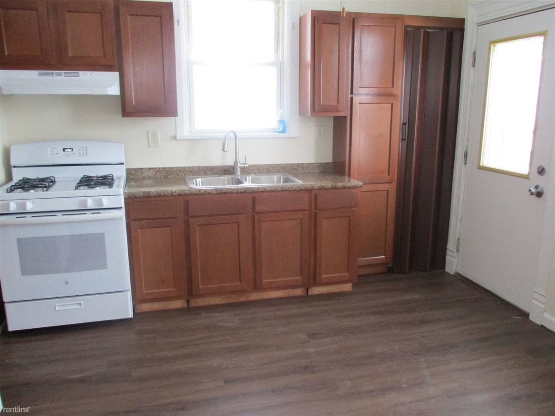 Primary Photo - 303 N Cook St