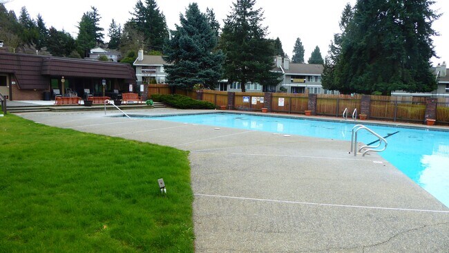 Pool - 11004 NE 68th St