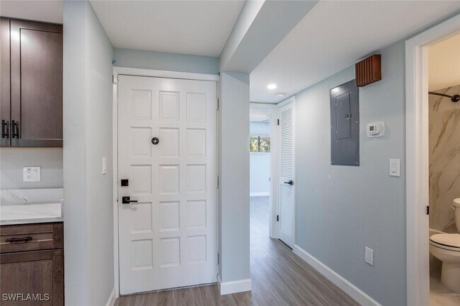 Foto del edificio - 6102 Whiskey Creek Dr