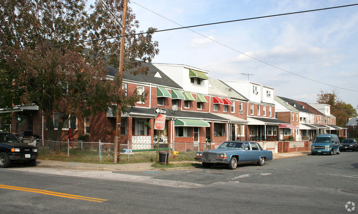 Primary Photo - 100-126 Chestnut St