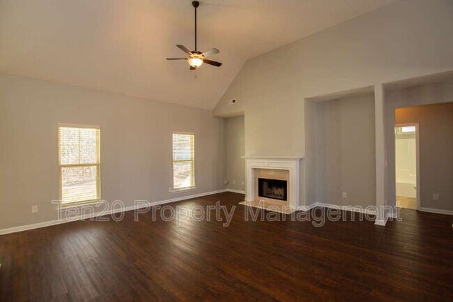 Building Photo - 28 White Pine Way