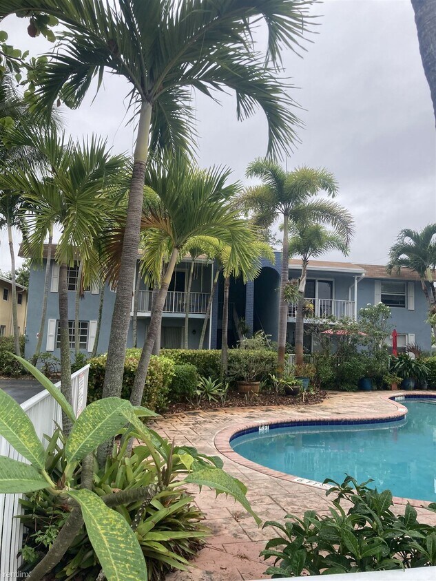 Primary Photo - 2 br, 1 bath Condo - 2607 NE 8th Ave Apt 49