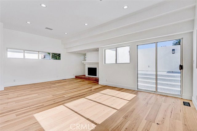 Foto del edificio - 204 N Poinsettia Ave