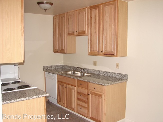Building Photo - 6522 Moeser Ln