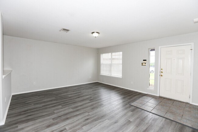 Building Photo - 8415 Obra Dr
