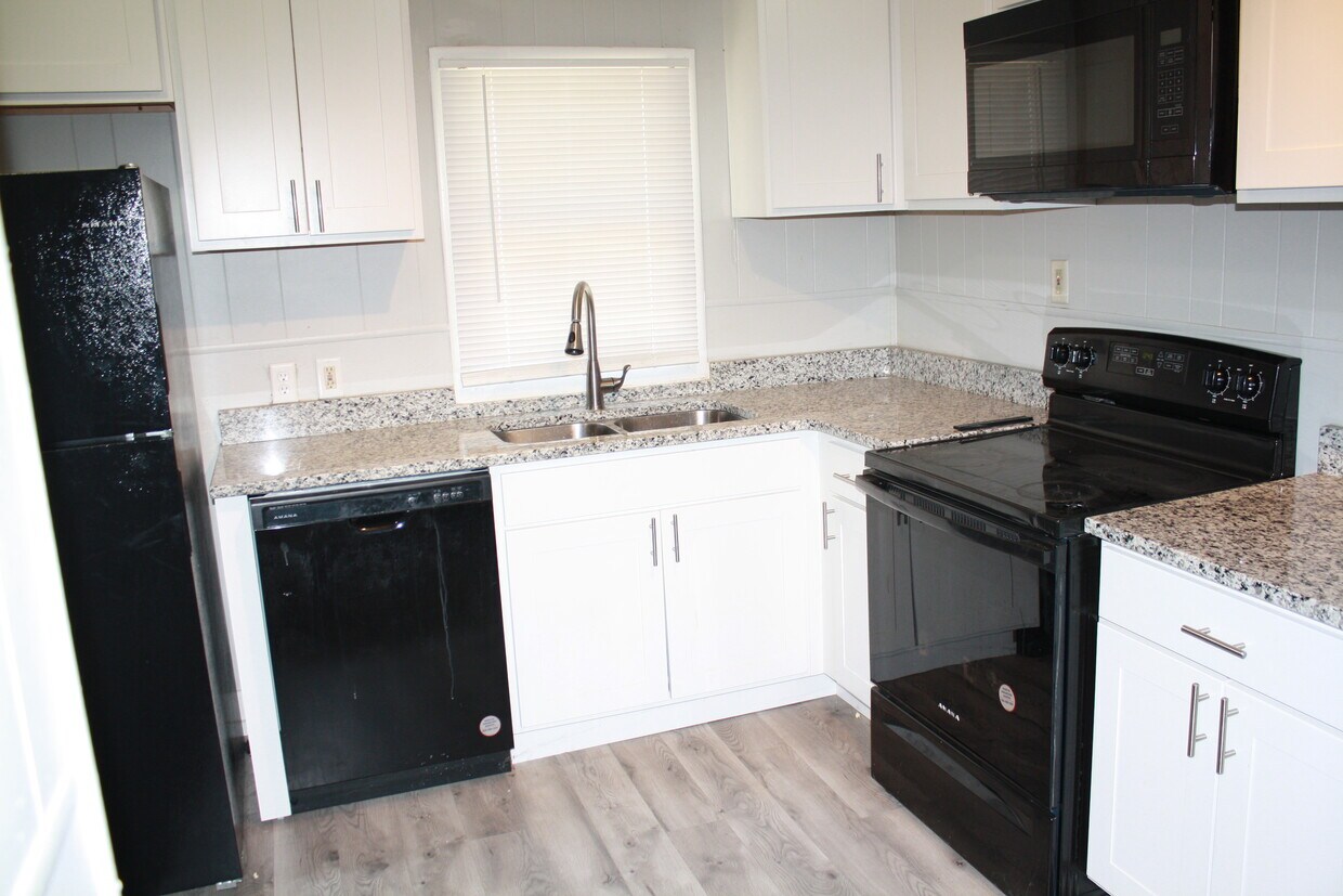 Primary Photo - 1317 Avenue C