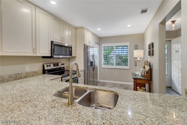 Building Photo - 3002 Sandpiper Bay Cir