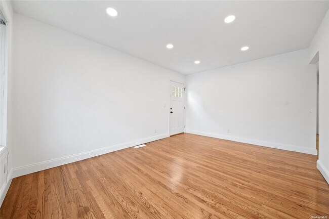 Foto del edificio - 3914 Waverly Ave