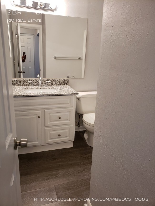 Building Photo - 2 Bedroom Available in Littleton! Free WiFi!