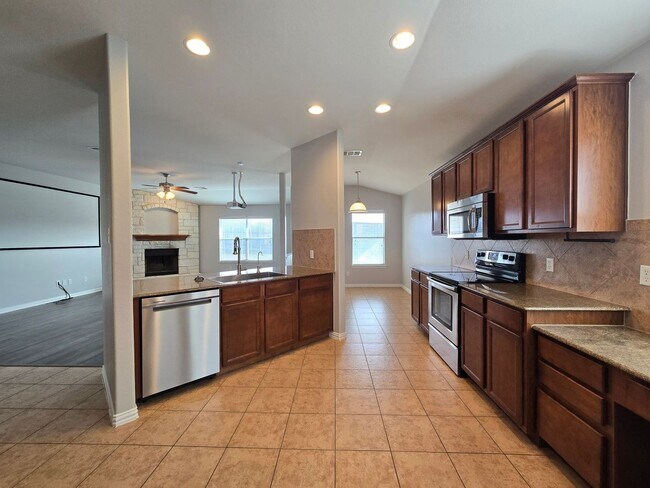 Building Photo - 2609 Red Fern Dr
