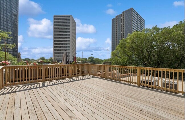 Foto del edificio - 1023 W Balmoral Ave