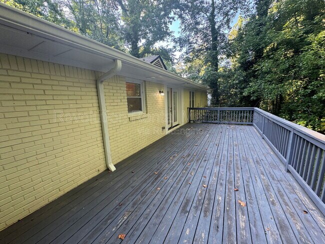 Building Photo - 1413 David Cir