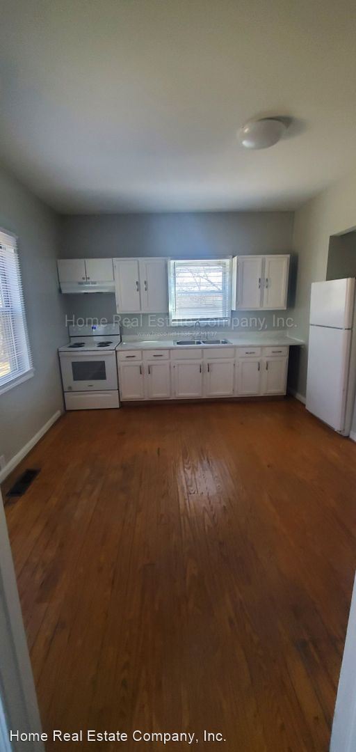 Building Photo - 3 br, 1 bath House - 1601 E. 25th Street