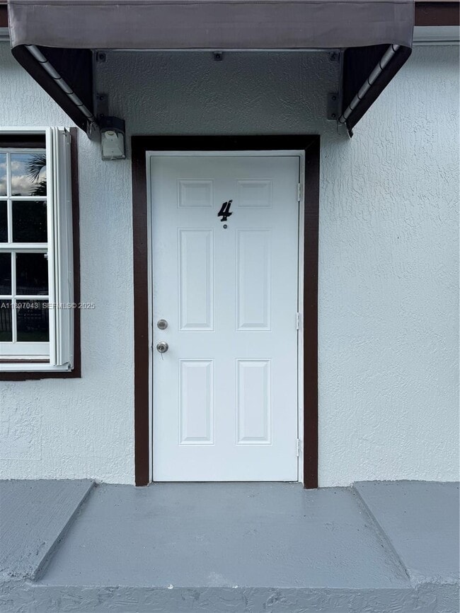 Building Photo - 555 NW 100th Terrace