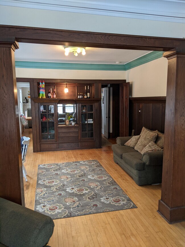 Foto del edificio - 2959 N Frederick Ave