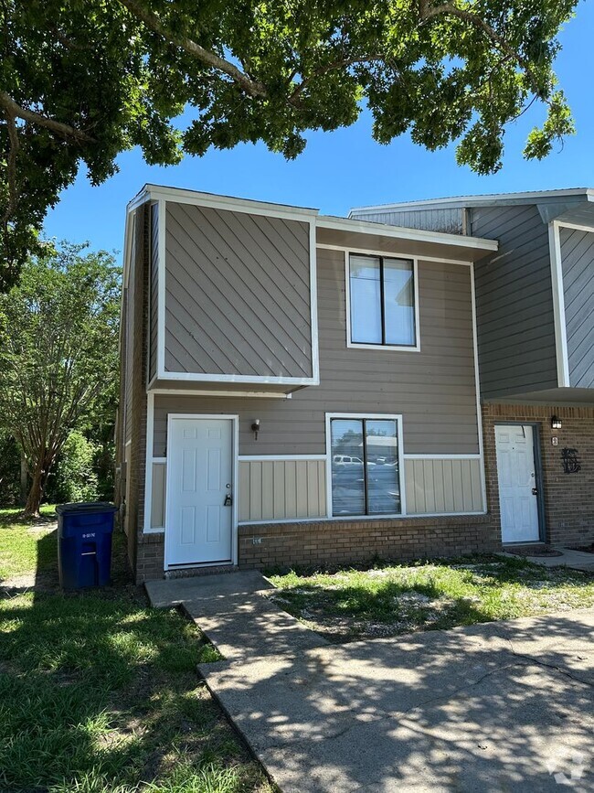 Building Photo - 1212 Stephen Dr