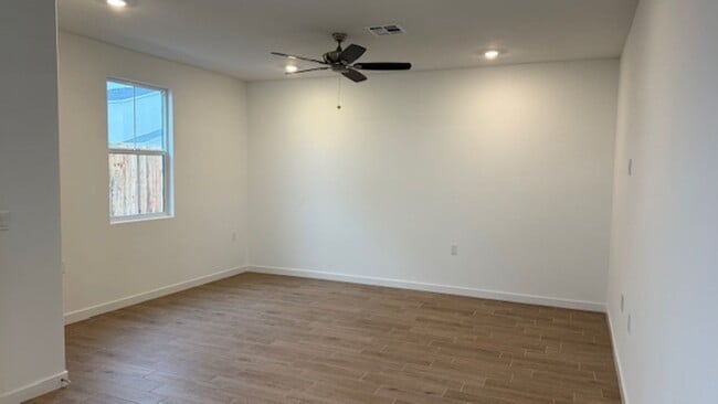 Building Photo - 12505 Camino Glorieta, Bakersfield, CA 93311