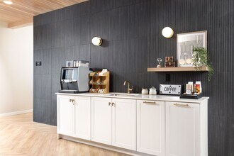 Interior Photo - Current 33