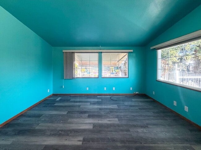 Photo - 731 W 8th Ave House