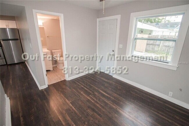 Foto del edificio - 226 SW Lincoln Cir N