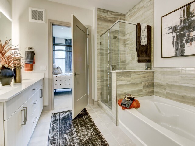 Foto del edificio - Luxury One-Bedroom Homes: Modern Comfort, ...