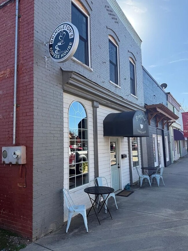 Building Photo - 124 N Mecklenburg Ave