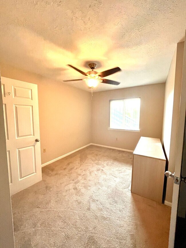Foto del edificio - 5505 Sun Harbor Rd