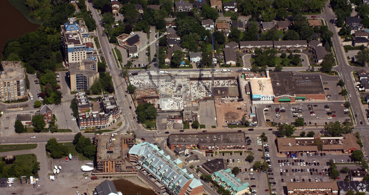 The Village Bronte Harbour Apartments 125133 Bronte Rd Oakville, ON