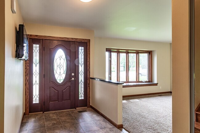 Building Photo - 310 Huntington Dr