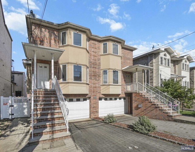 Foto del edificio - 243A Warren Ave