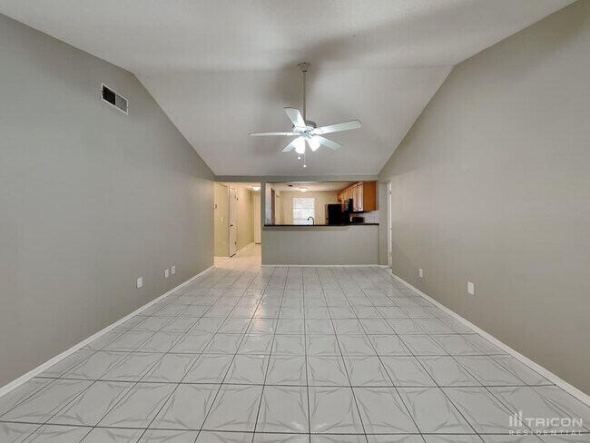Building Photo - 10217 Carriage Glen Court Tampa FL